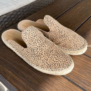 Universal Thread Mule Slides size 7.5